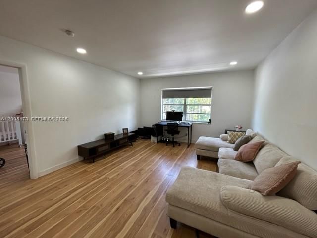 Real estate property located at 1520 Mckinley St #206E, Broward, Mayfair Apt Co-op, Hollywood, FL