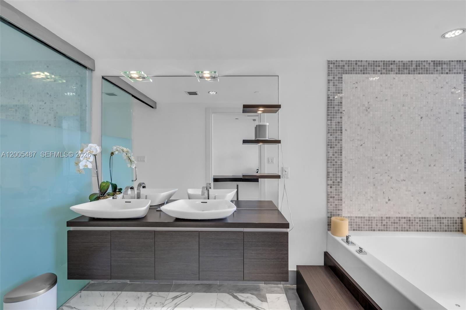 Real estate property located at 200 Biscayne Boulevard Way #3407, Miami-dade, Epic West Condo, Miami, FL