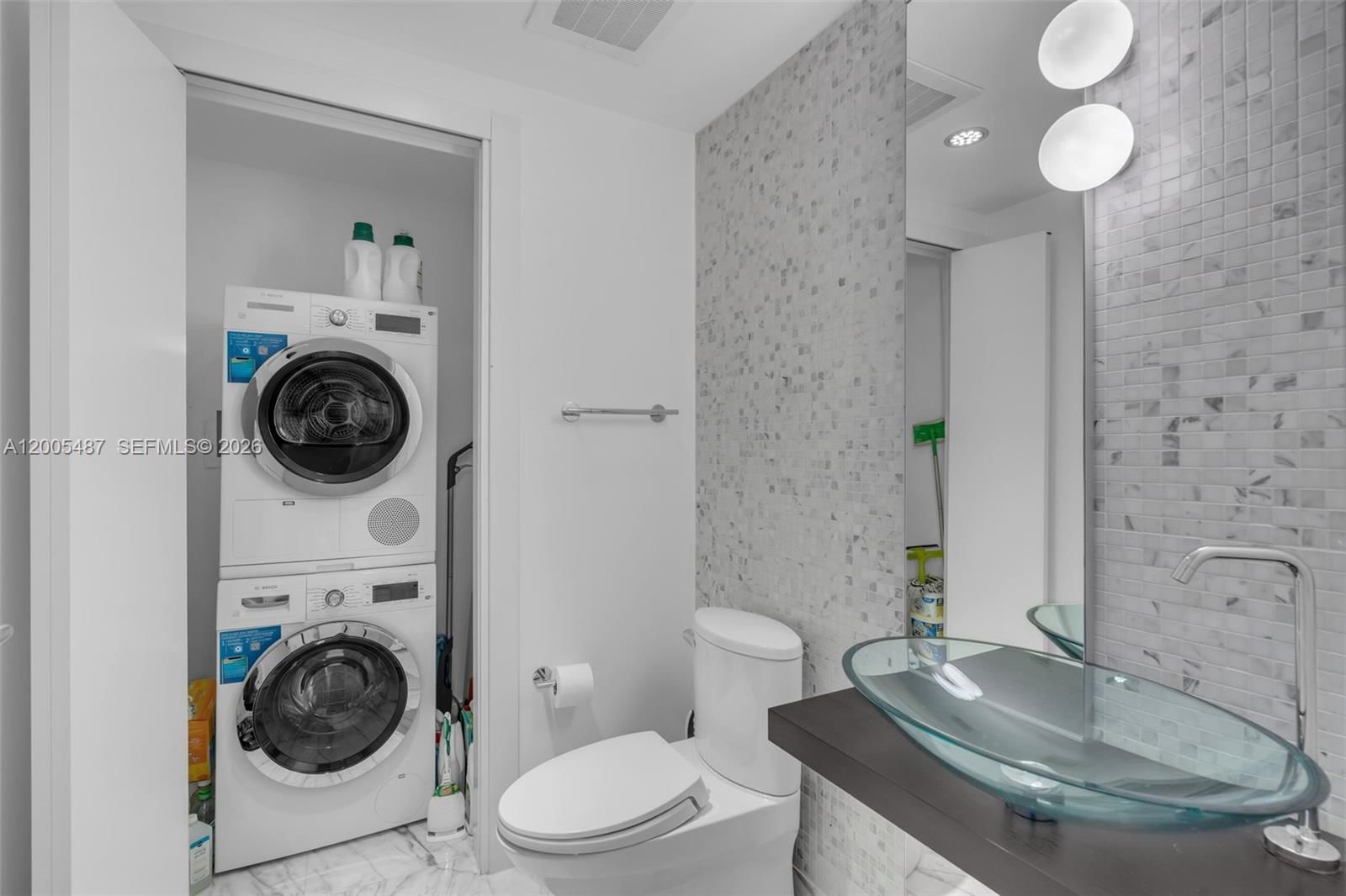 Real estate property located at 200 Biscayne Boulevard Way #3407, Miami-dade, Epic West Condo, Miami, FL