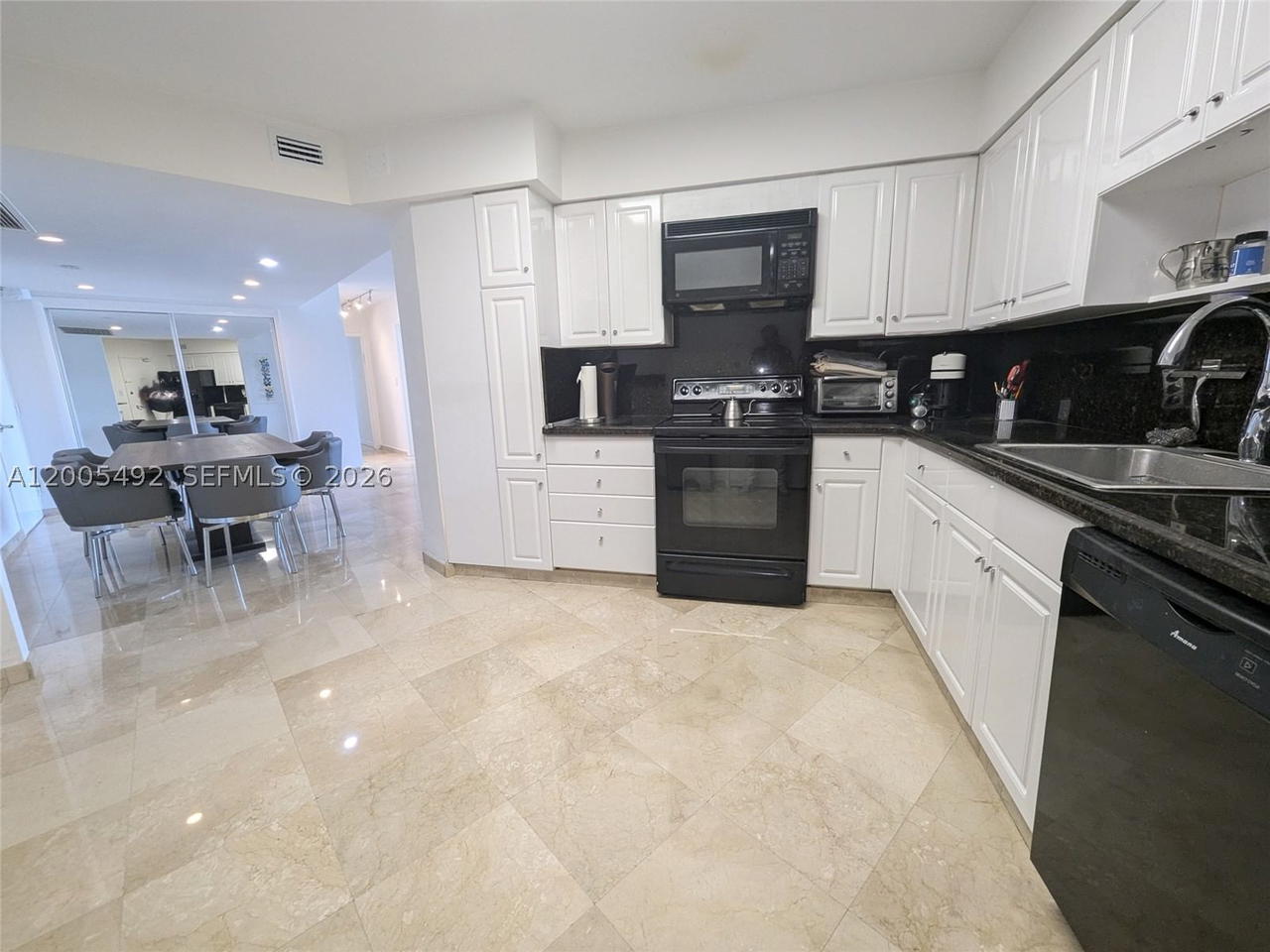 Real estate property located at 5161 Collins Ave #518, Miami-dade, Seacoast 5151 Condo, Miami Beach, FL
