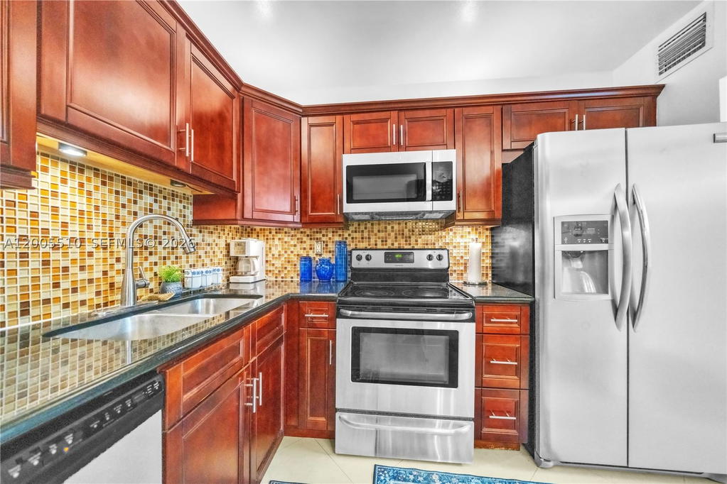 Real estate property located at 3725 Ocean Dr #1220, Broward, Sea Air Towers Condo, Hollywood, FL