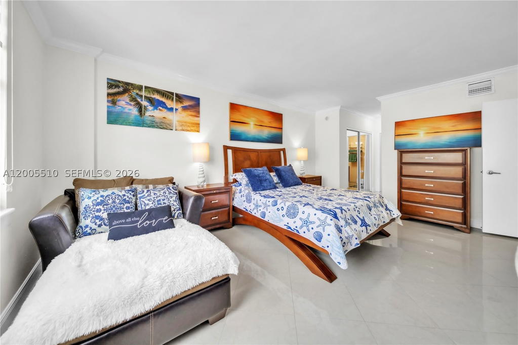 Real estate property located at 3725 Ocean Dr #1220, Broward, Sea Air Towers Condo, Hollywood, FL