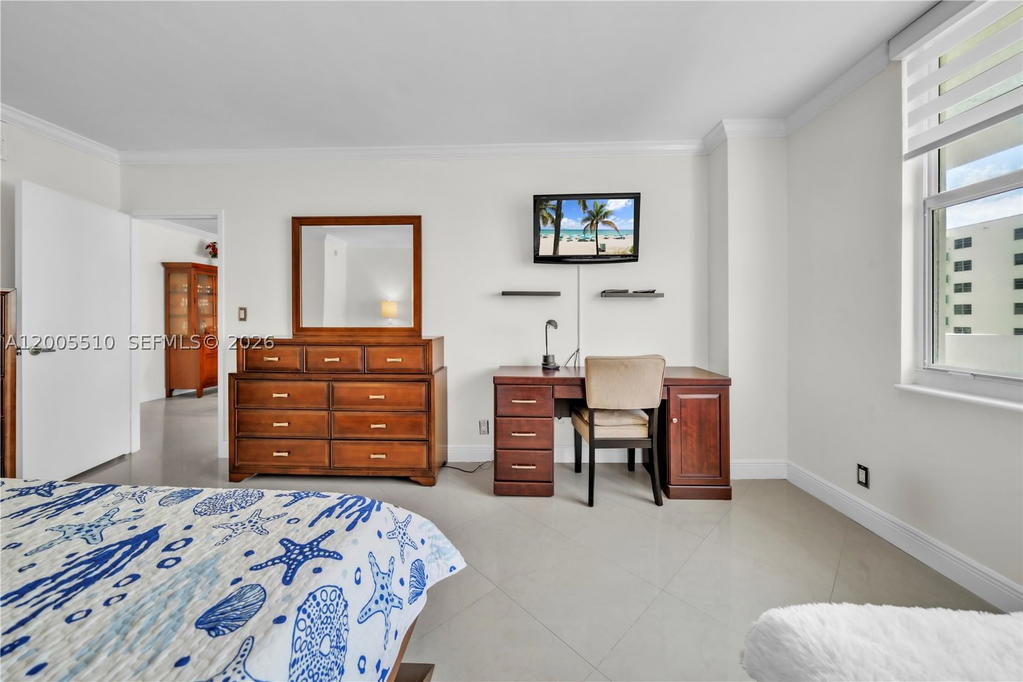Real estate property located at 3725 Ocean Dr #1220, Broward, Sea Air Towers Condo, Hollywood, FL