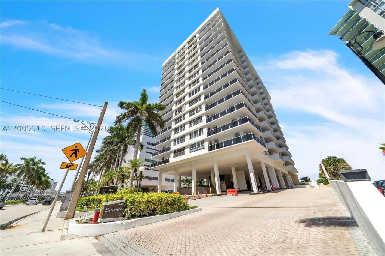 Real estate property located at 3725 Ocean Dr #1220, Broward, Sea Air Towers Condo, Hollywood, FL