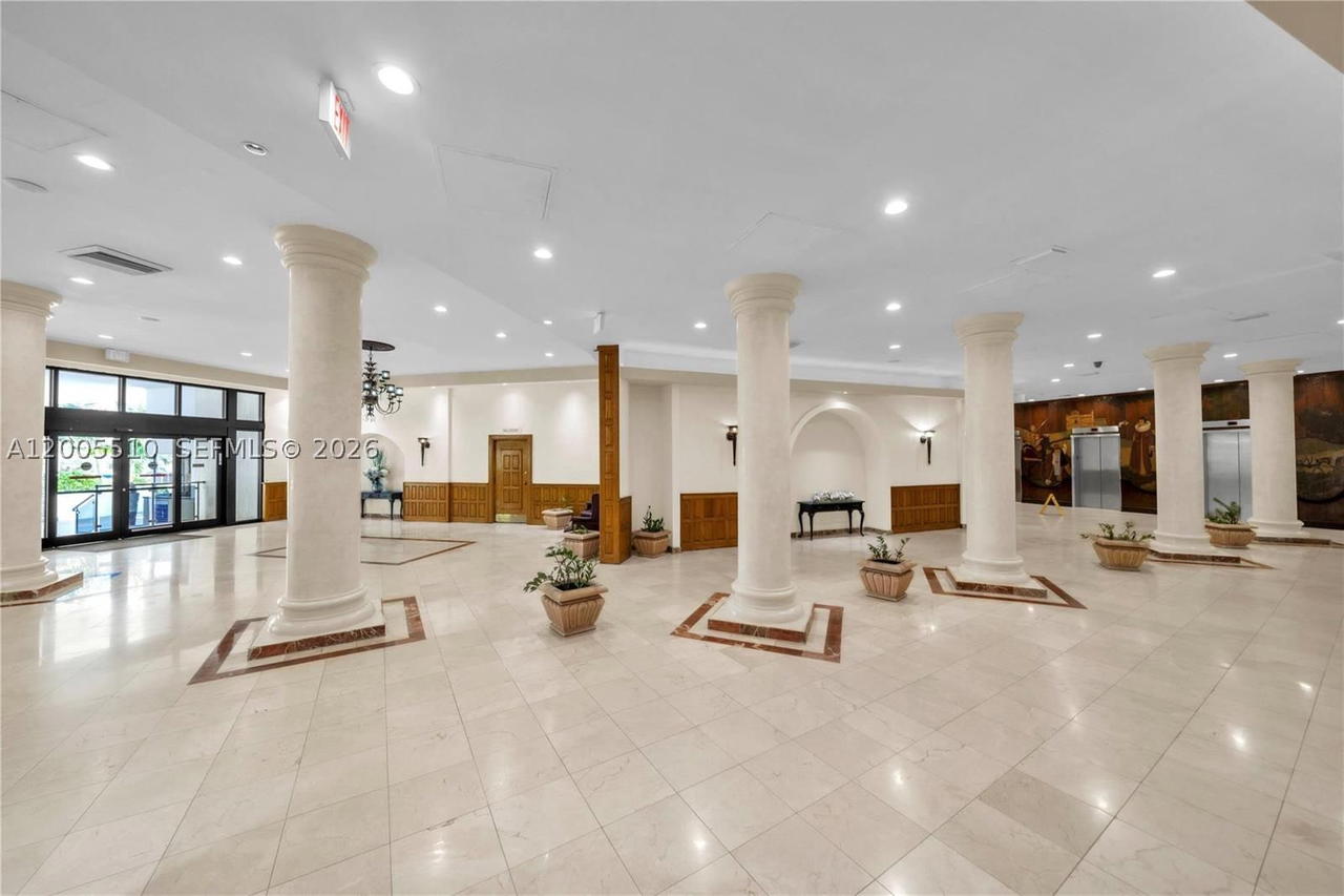 Real estate property located at 3725 Ocean Dr #1220, Broward, Sea Air Towers Condo, Hollywood, FL