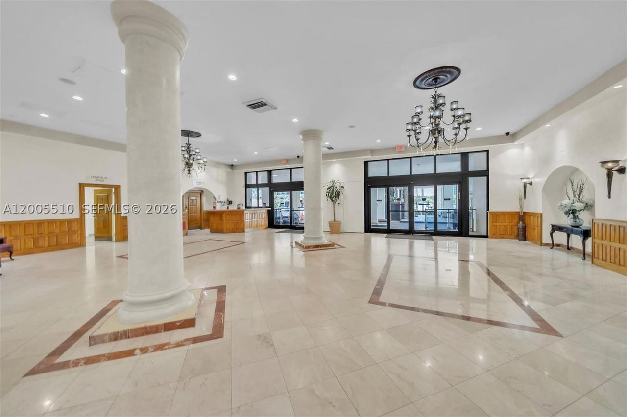 Real estate property located at 3725 Ocean Dr #1220, Broward, Sea Air Towers Condo, Hollywood, FL