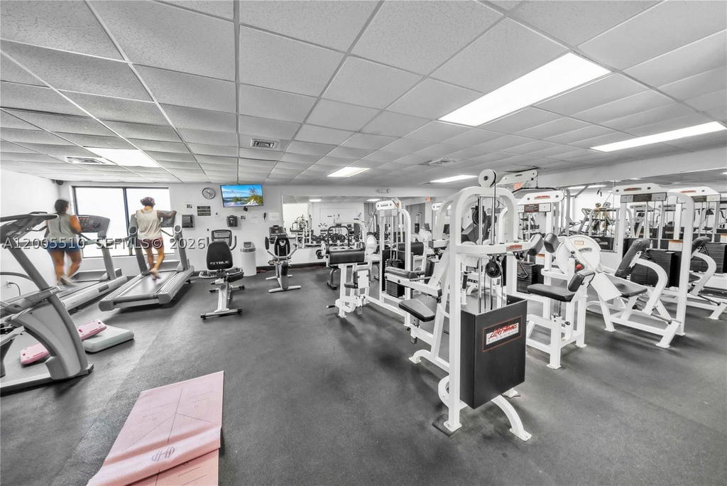 Real estate property located at 3725 Ocean Dr #1220, Broward, Sea Air Towers Condo, Hollywood, FL