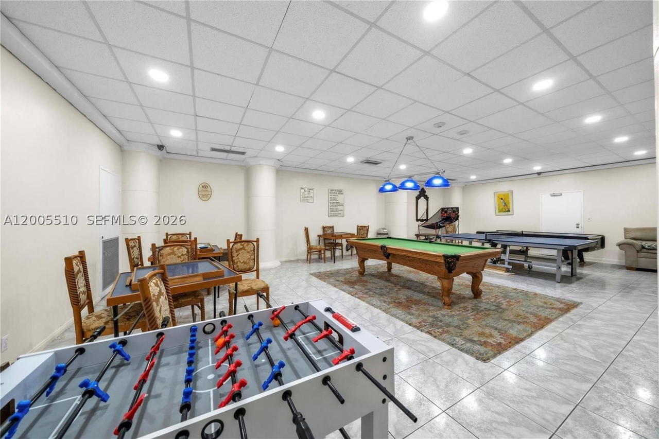 Real estate property located at 3725 Ocean Dr #1220, Broward, Sea Air Towers Condo, Hollywood, FL