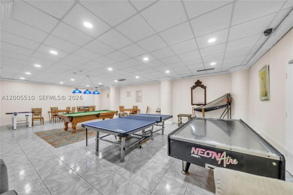 Real estate property located at 3725 Ocean Dr #1220, Broward, Sea Air Towers Condo, Hollywood, FL