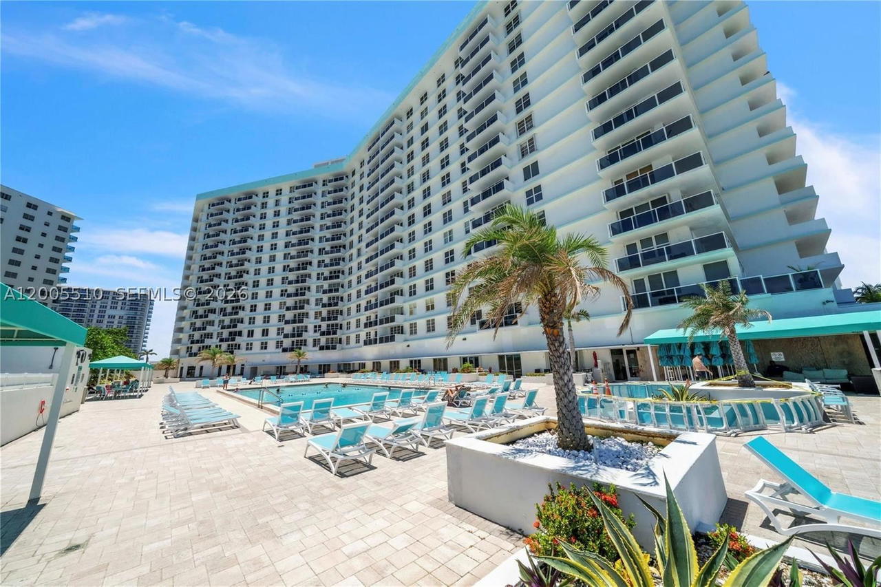 Real estate property located at 3725 Ocean Dr #1220, Broward, Sea Air Towers Condo, Hollywood, FL