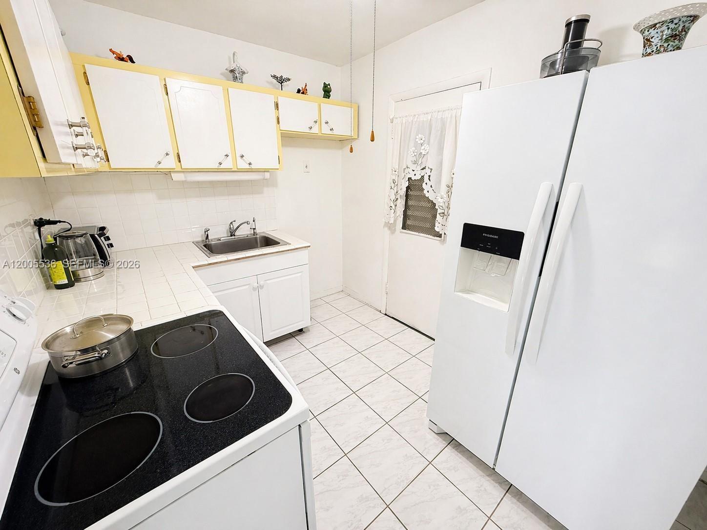 Real estate property located at 16701 13th Ave #102, Miami-dade, Mar-len Gardens No 8 Corp, Miami, FL