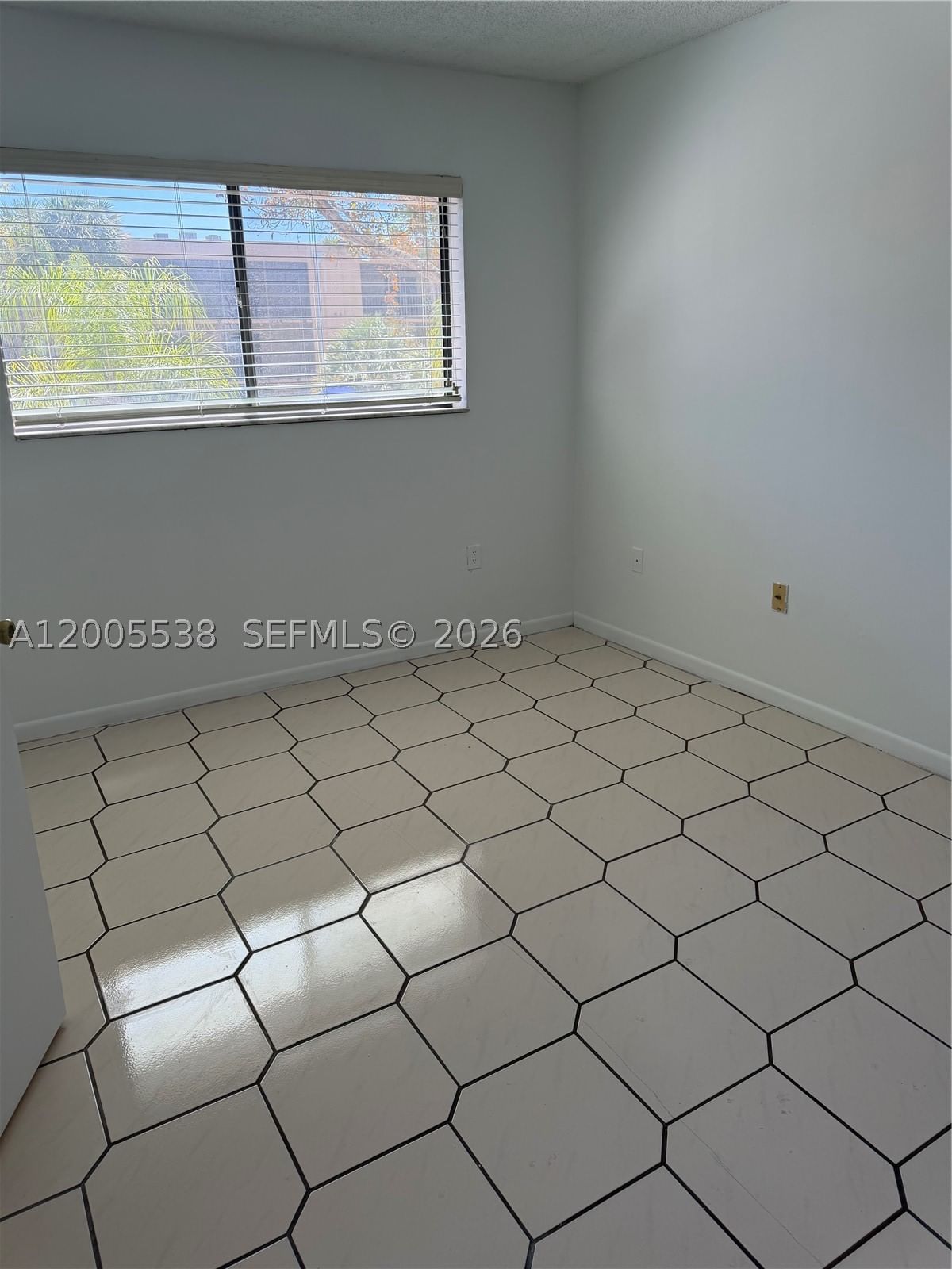 Real estate property located at 8415 107th Ave #208W, Miami-dade, Kendall Acres West Condo, Miami, FL