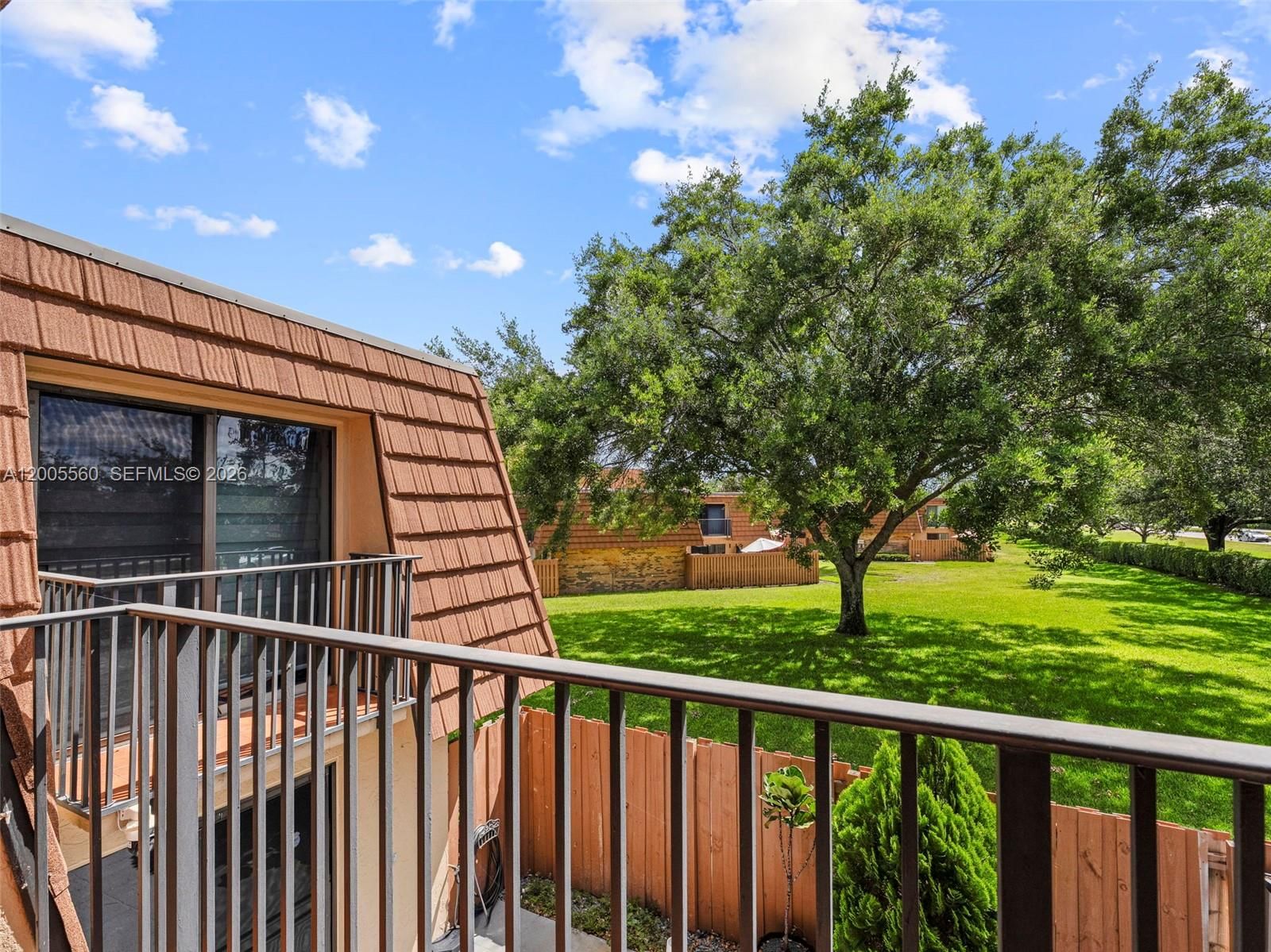 Real estate property located at 2532 Camelot Ct, Broward, Rock Creek Phase Two, Cooper City, FL