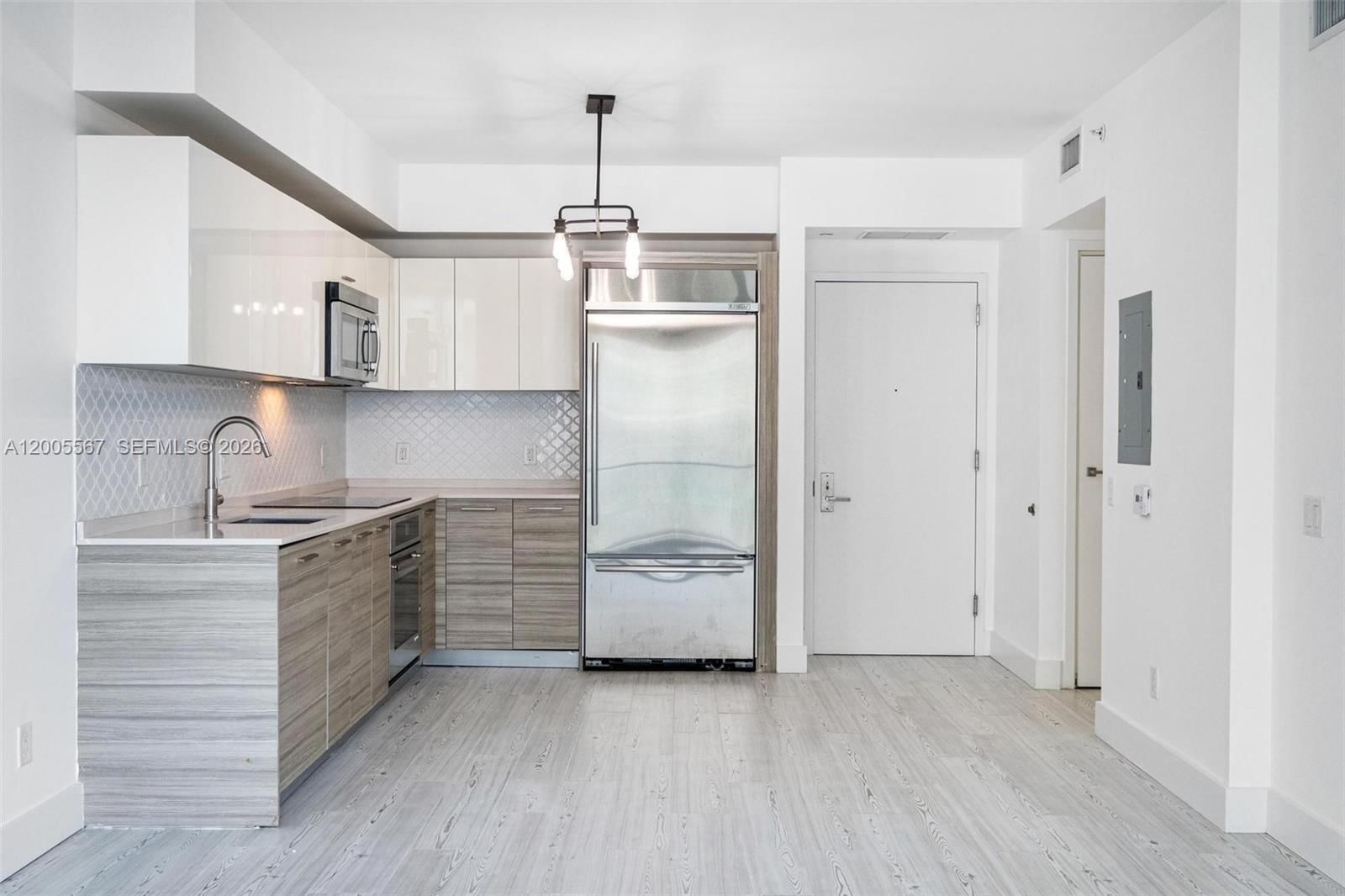 Real estate property located at 1300 Brickell Bay Dr #704, Miami-dade, Brickellhouse Condo, Miami, FL