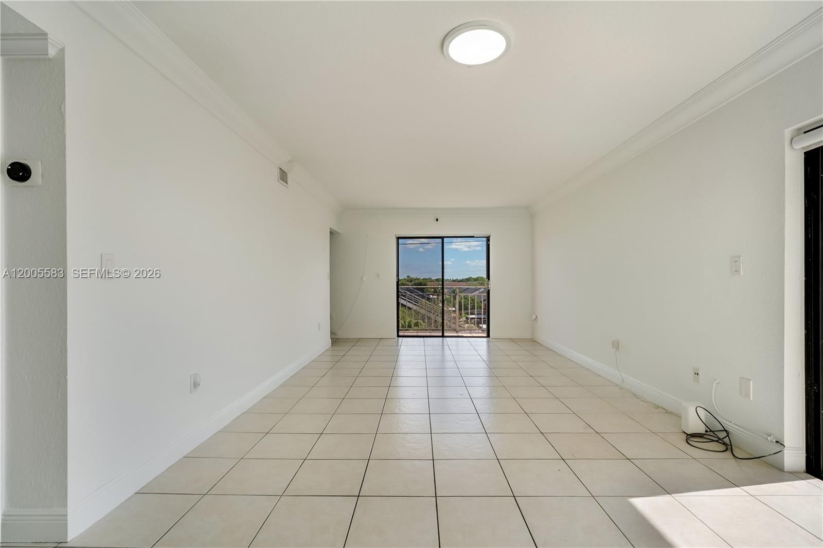 Real estate property located at 8401 NW 8 ST #401, Miami-dade, Visions At Fountainbleau P, Miami, FL