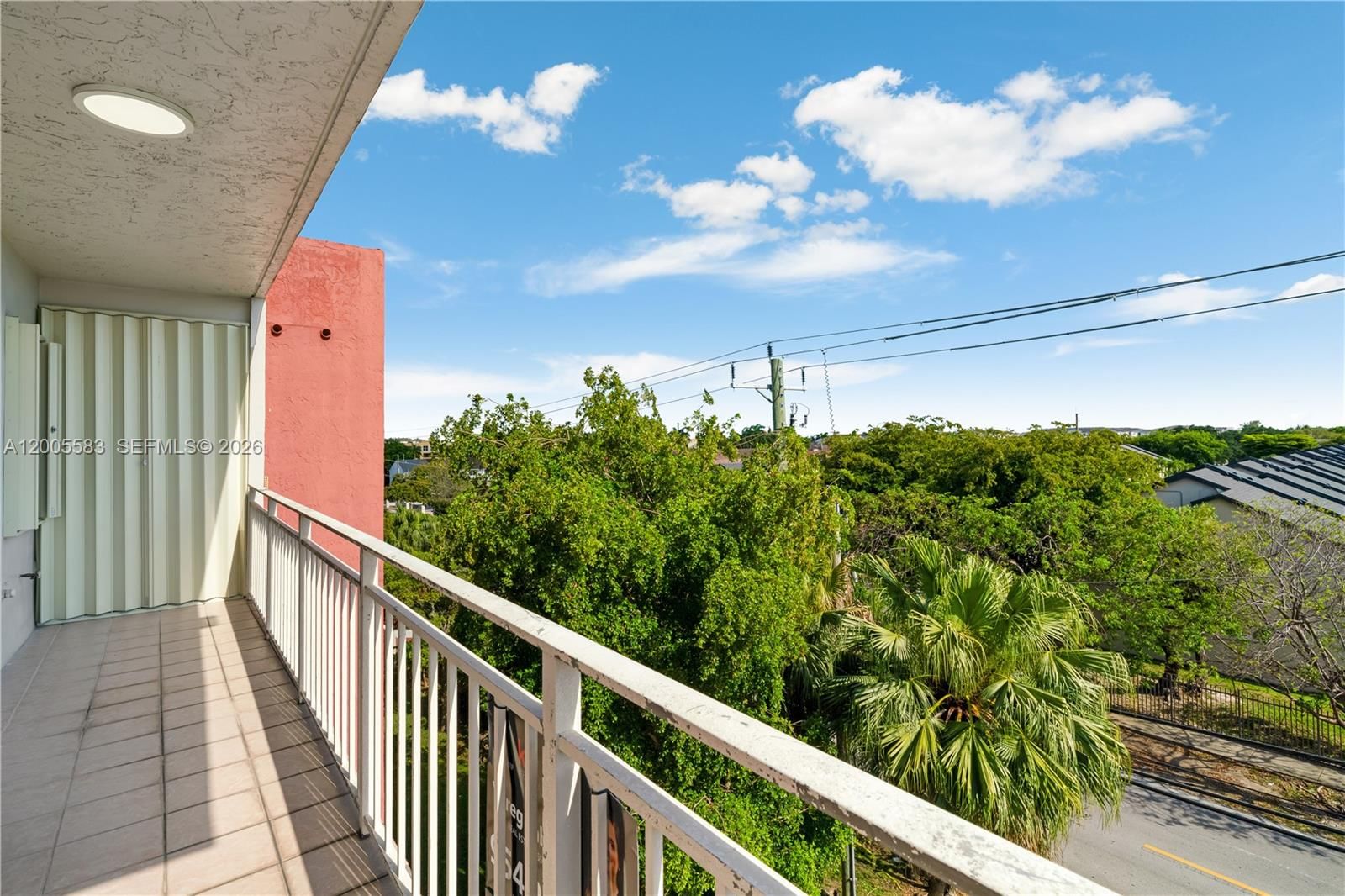 Real estate property located at 8401 NW 8 ST #401, Miami-dade, Visions At Fountainbleau P, Miami, FL