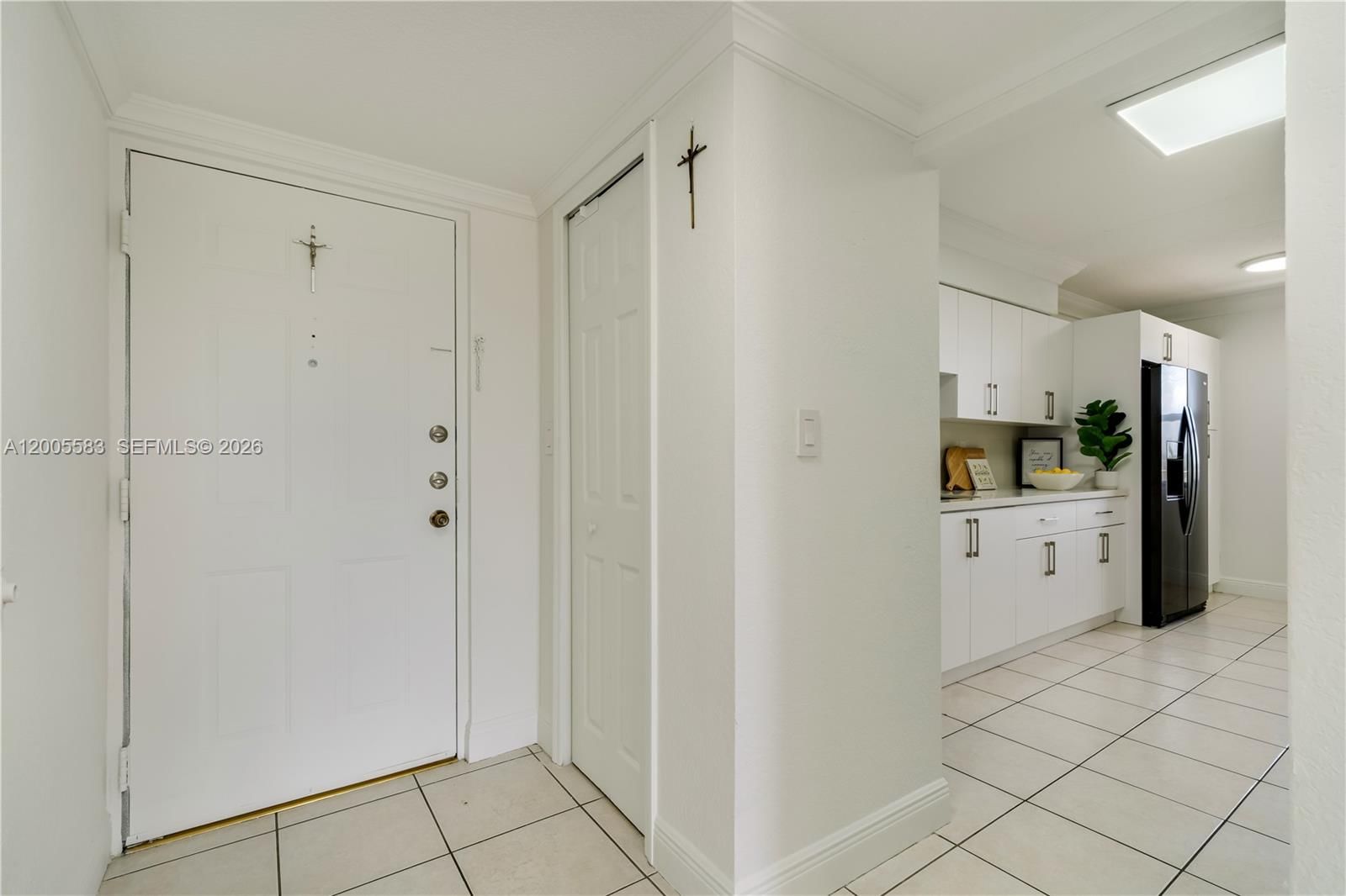 Real estate property located at 8401 NW 8 ST #401, Miami-dade, Visions At Fountainbleau P, Miami, FL