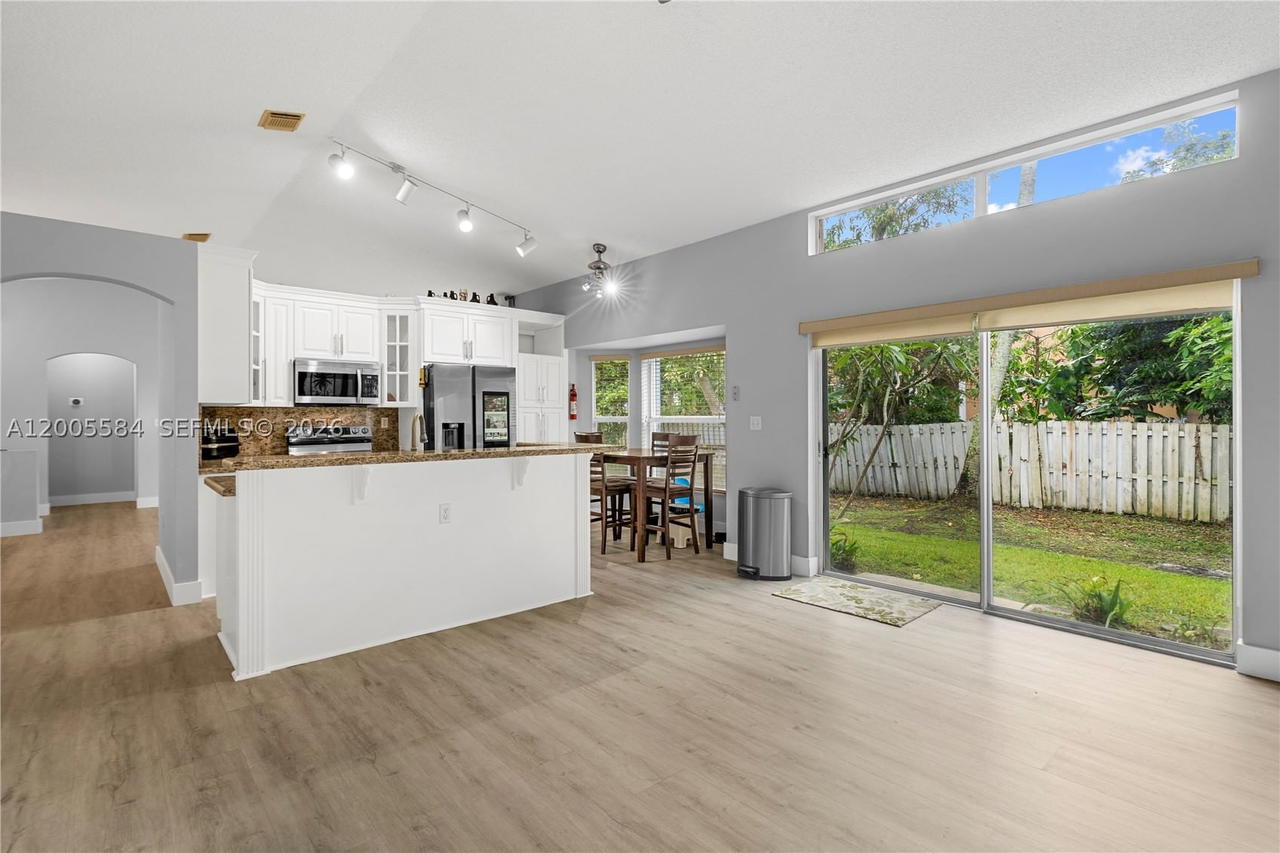 Real estate property located at 13100 20th St, Broward, Flamingo Estates, Miramar, FL