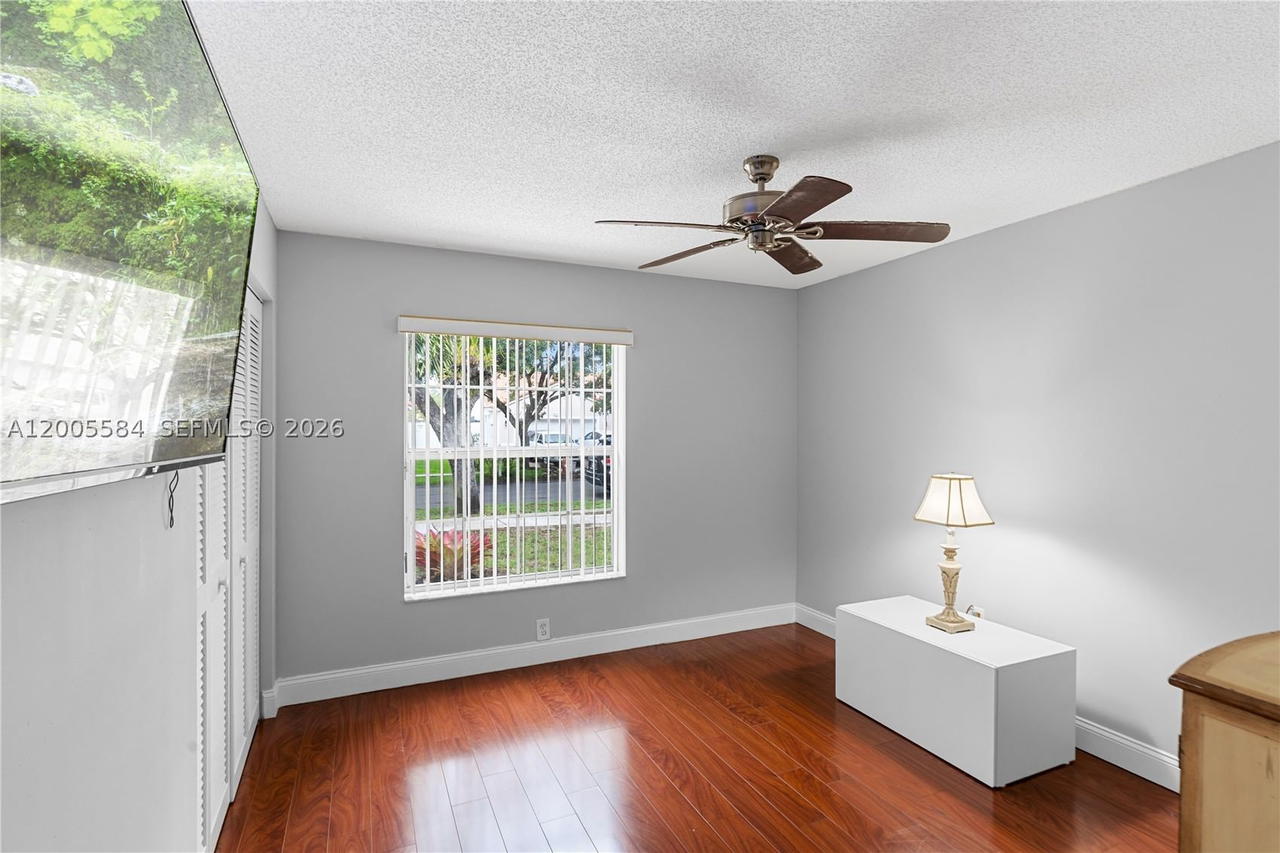 Real estate property located at 13100 20th St, Broward, Flamingo Estates, Miramar, FL