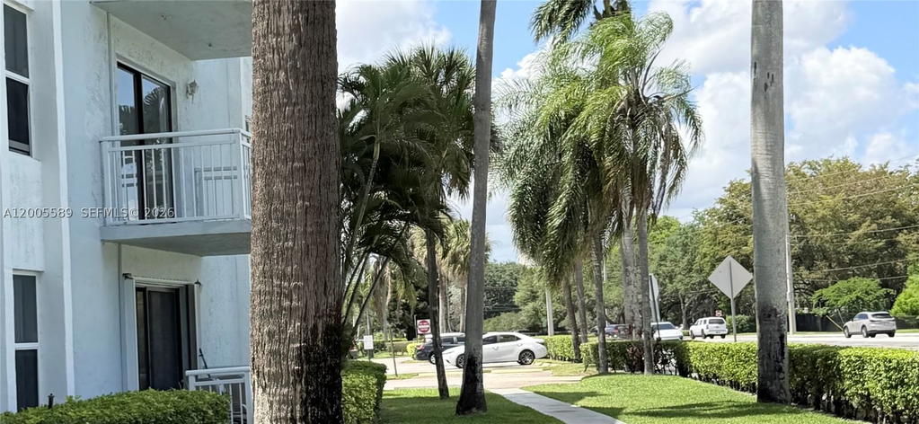 Real estate property located at 505 Pine Island Rd #208B, Broward, Newport Condo, Plantation, FL
