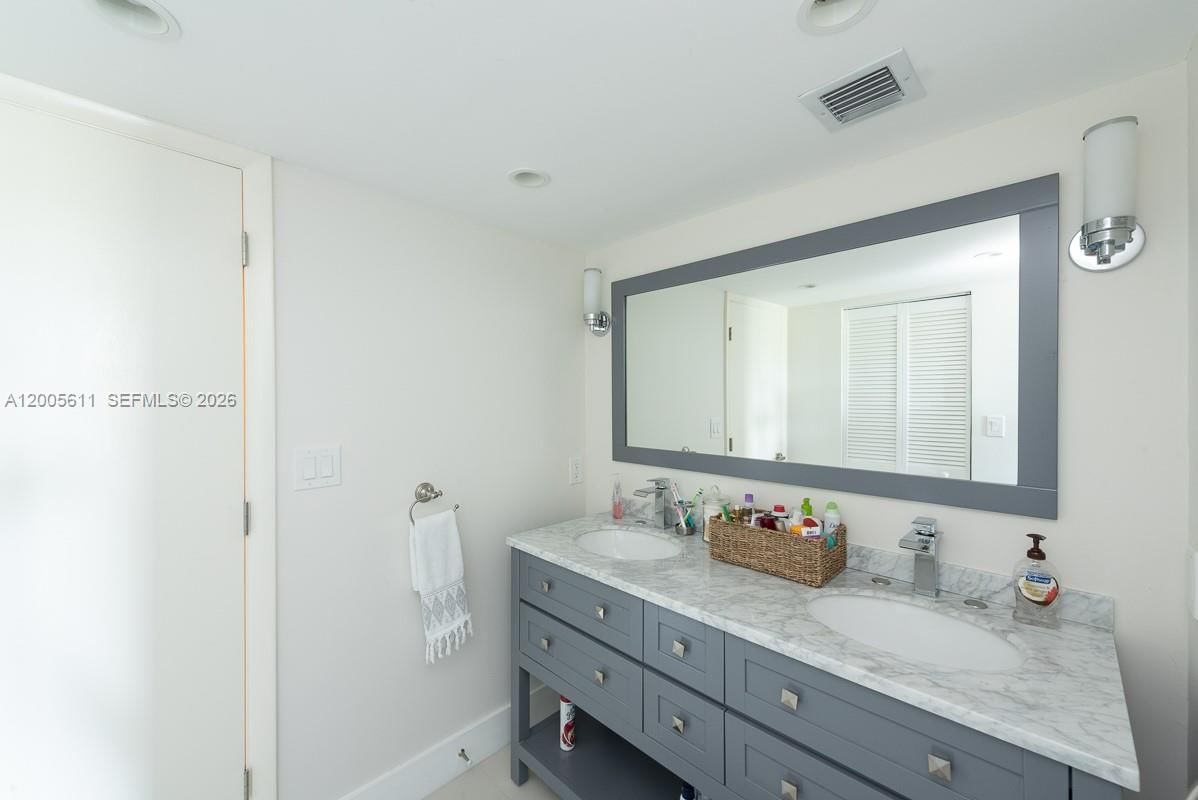 Real estate property located at 100 BAYVIEW DR #226, Miami-dade, Arlen House East Condo, Sunny Isles Beach, FL