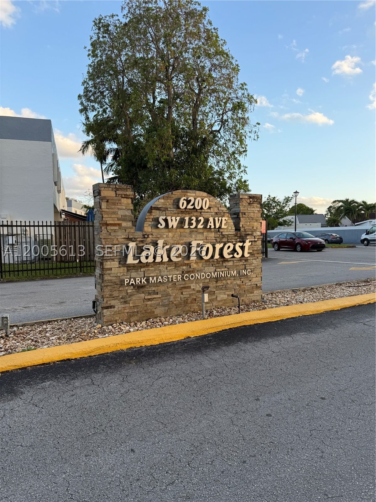Real estate property located at 6219 131st Pl #204, Miami-dade, Lake Forest Park Condo Iv, Miami, FL