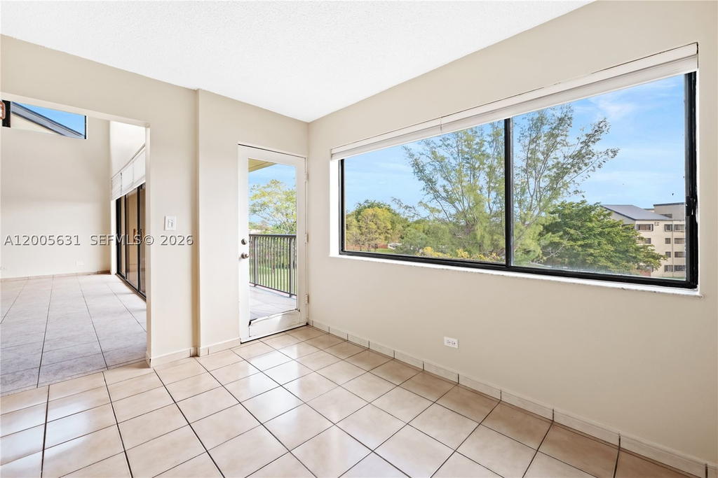 Real estate property located at 6601 116th Ct #404, Miami-dade, Sec 44 Atriums At Snapper, Miami, FL