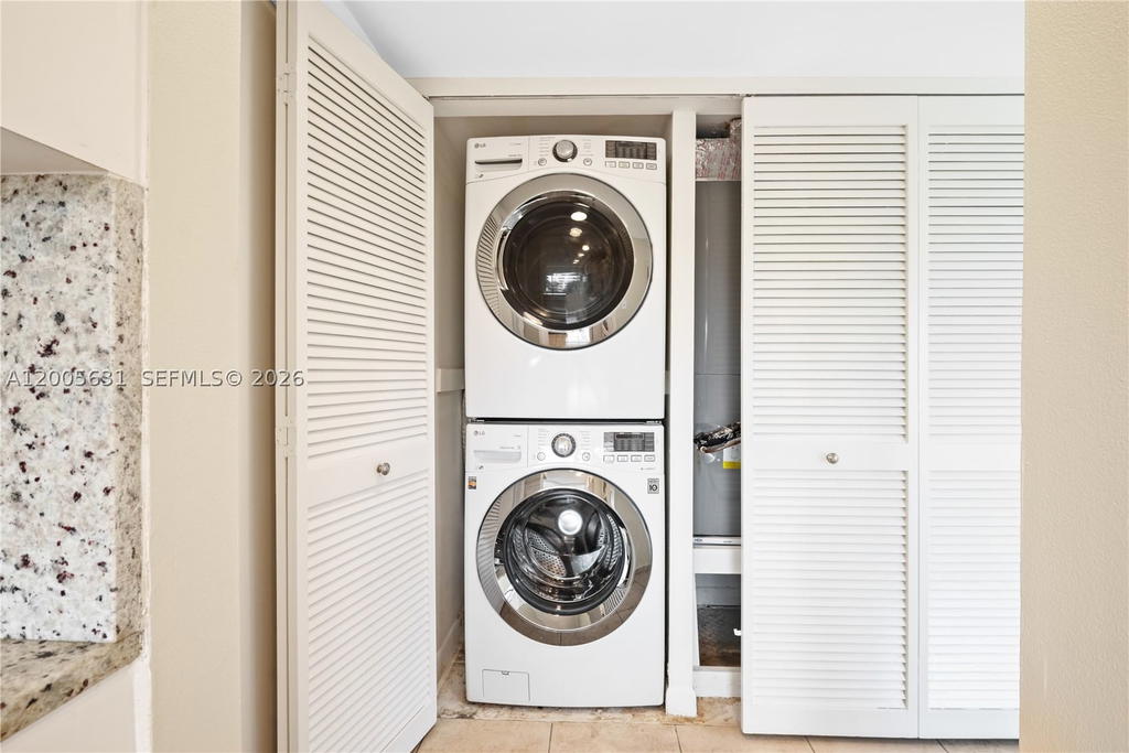 Real estate property located at 6601 116th Ct #404, Miami-dade, Sec 44 Atriums At Snapper, Miami, FL