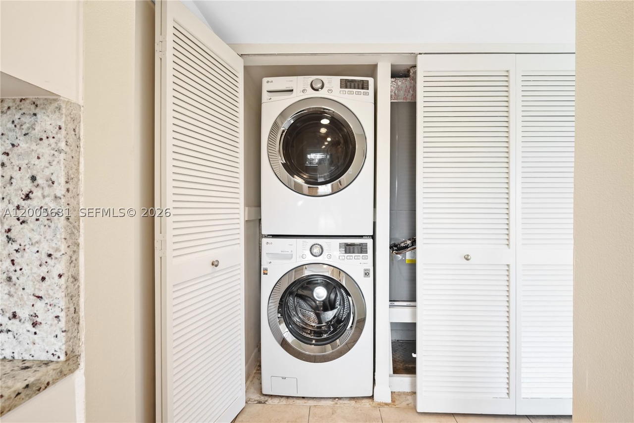 Real estate property located at 6601 116th Ct #404, Miami-dade, Sec 44 Atriums At Snapper, Miami, FL