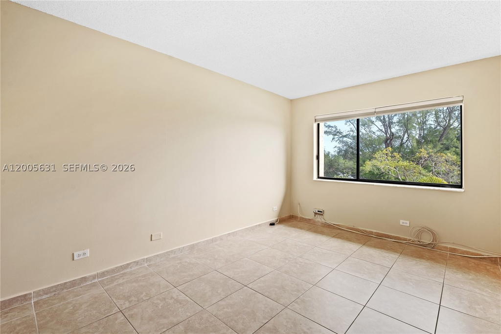 Real estate property located at 6601 116th Ct #404, Miami-dade, Sec 44 Atriums At Snapper, Miami, FL