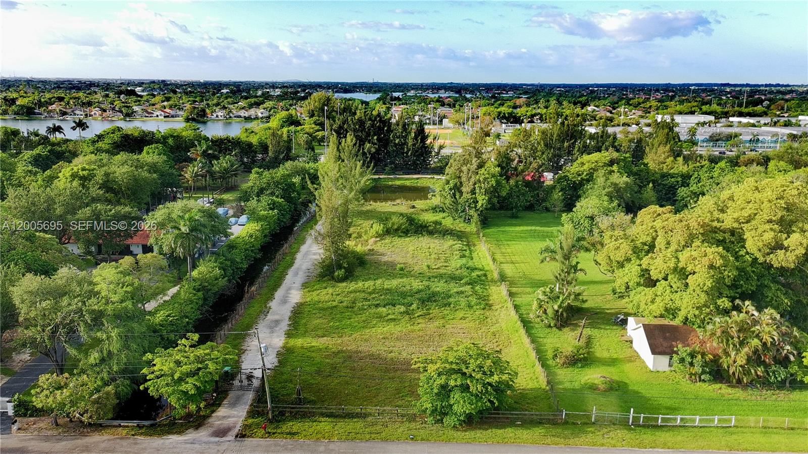 Real estate property located at 18100 70th Pl, Broward, Chambers Sub Sw1/4, Southwest Ranches, FL