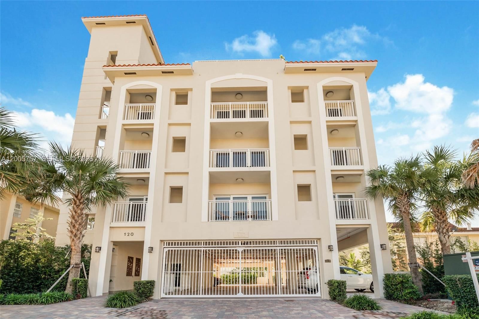 Real estate property located at 120 Salamanca Ave #2A, Miami-dade, Villas At Salamanca Condo, Coral Gables, FL