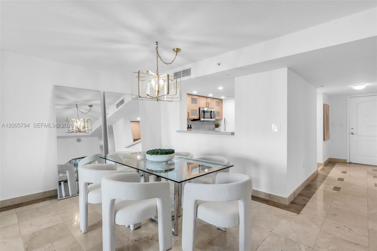 Real estate property located at 2101 Brickell Ave #306, Miami-dade, Skyline On Brickell Condo, Miami, FL
