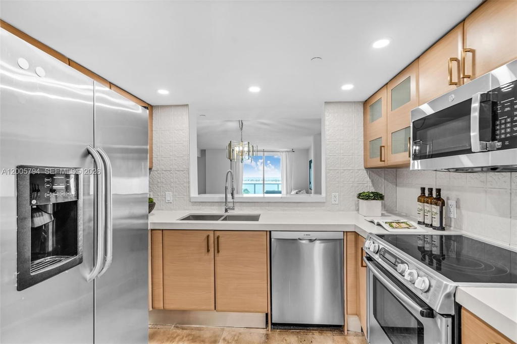 Real estate property located at 2101 Brickell Ave #306, Miami-dade, Skyline On Brickell Condo, Miami, FL