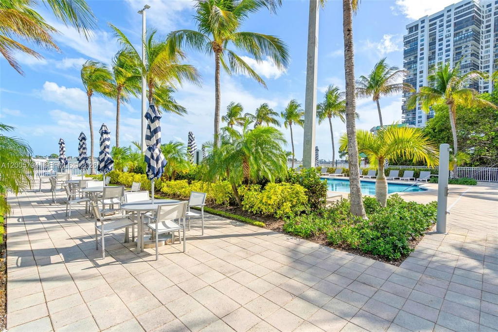 Real estate property located at 2101 Brickell Ave #306, Miami-dade, Skyline On Brickell Condo, Miami, FL