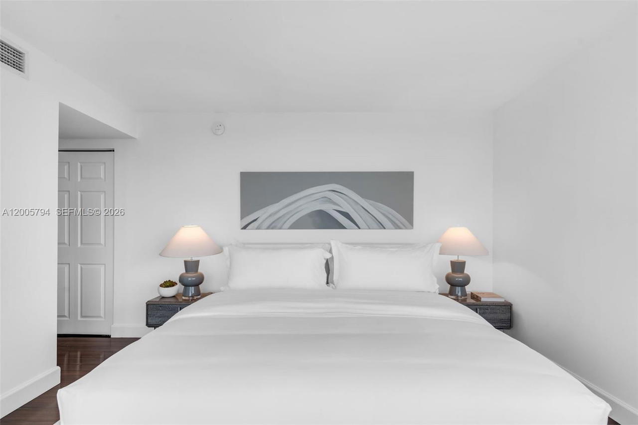 Real estate property located at 2101 Brickell Ave #306, Miami-dade, Skyline On Brickell Condo, Miami, FL