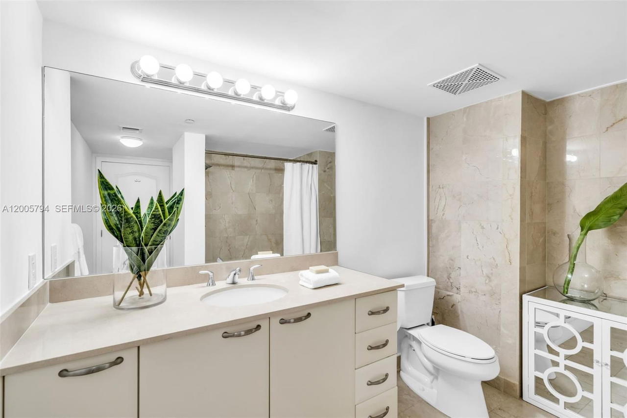 Real estate property located at 2101 Brickell Ave #306, Miami-dade, Skyline On Brickell Condo, Miami, FL
