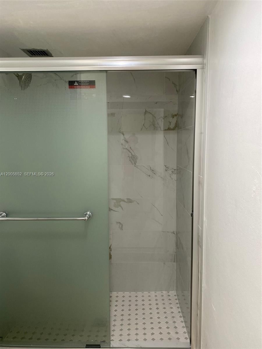 Real estate property located at 7031 Environ Blvd #221, Broward, Environ I Condo 3 And 4, Lauderhill, FL