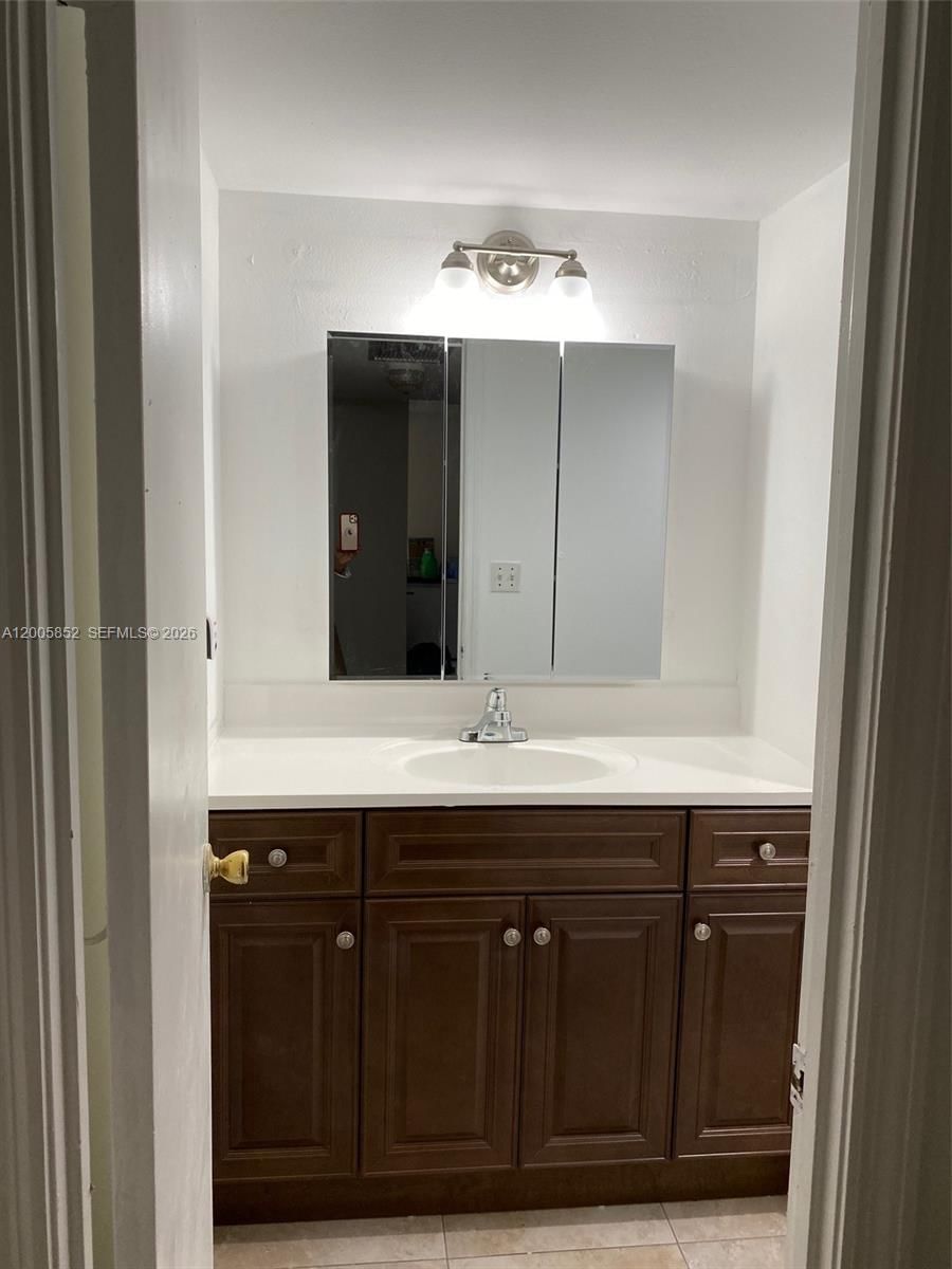Real estate property located at 7031 Environ Blvd #221, Broward, Environ I Condo 3 And 4, Lauderhill, FL