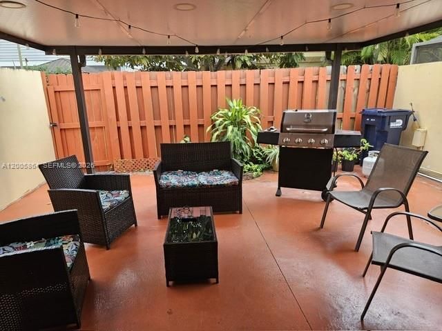 Real estate property located at 11734 112th Ln, Miami-dade, Woodstock Townhomes Sec 1, Miami, FL