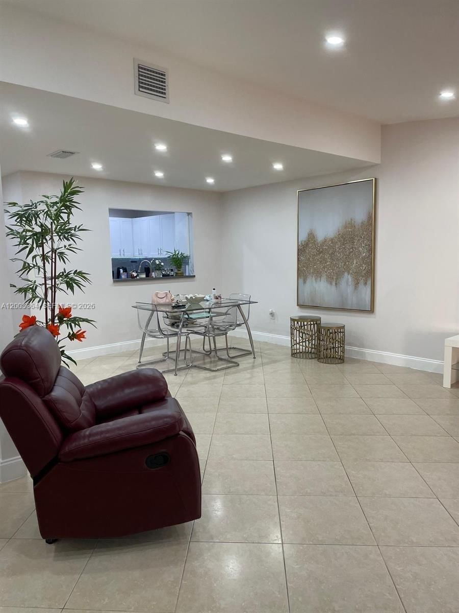 Real estate property located at 11734 112th Ln, Miami-dade, Woodstock Townhomes Sec 1, Miami, FL