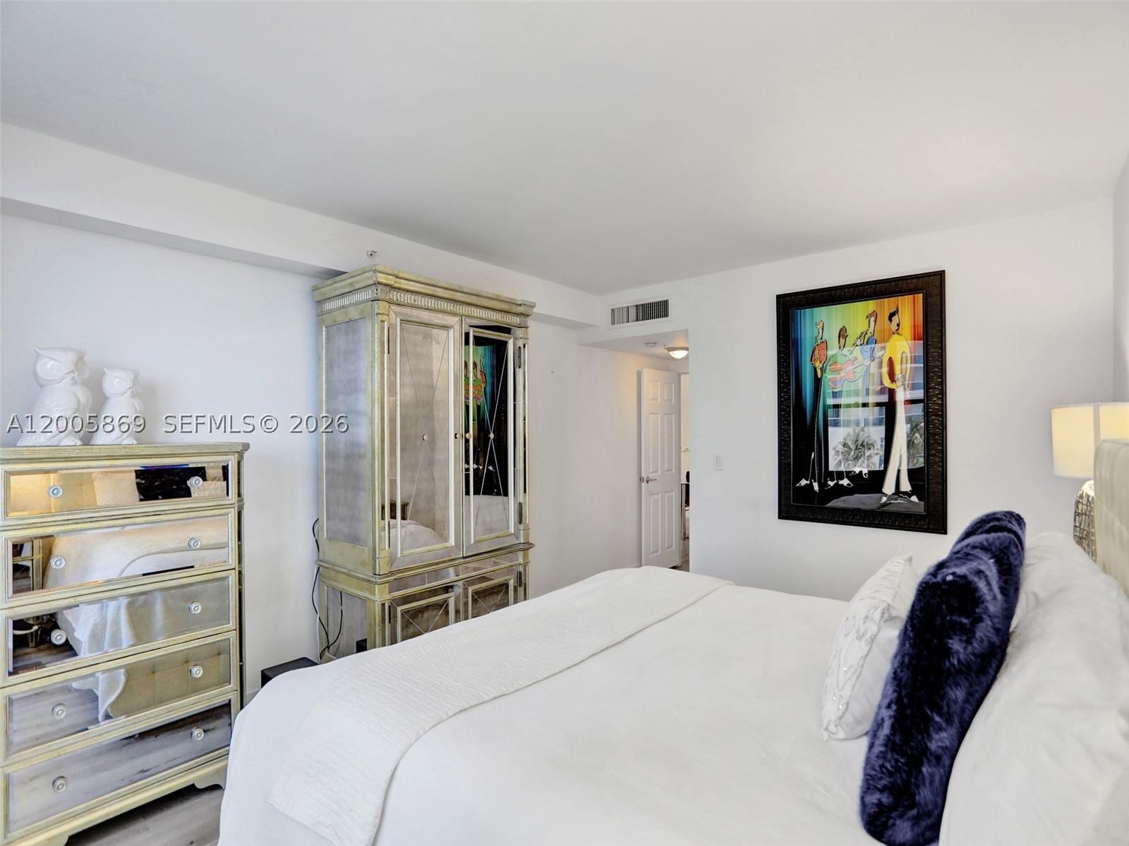 Real estate property located at 2501 Ocean Dr #415, Broward, Wave Condo, Hollywood, FL