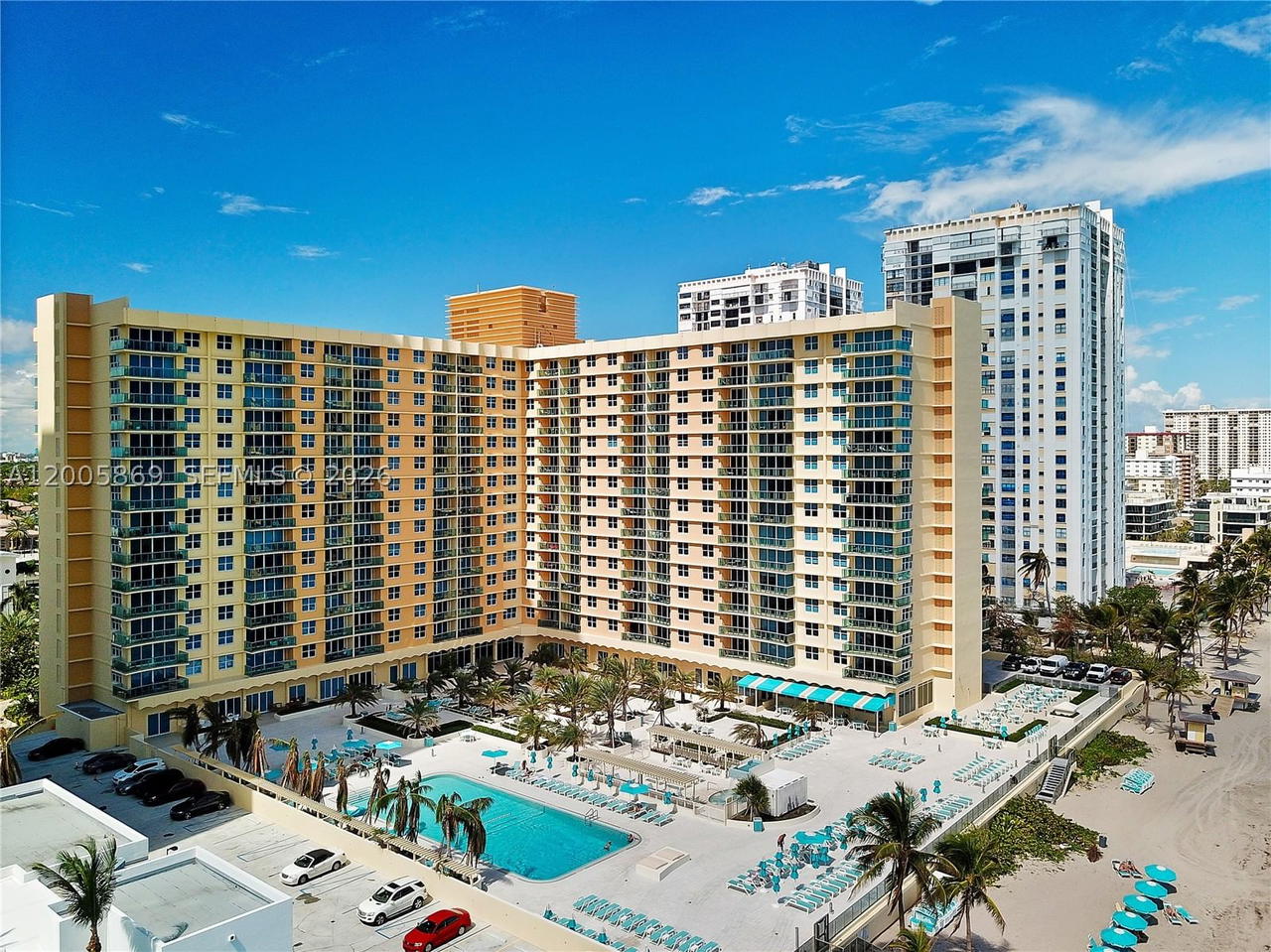 Real estate property located at 2501 Ocean Dr #415, Broward, Wave Condo, Hollywood, FL