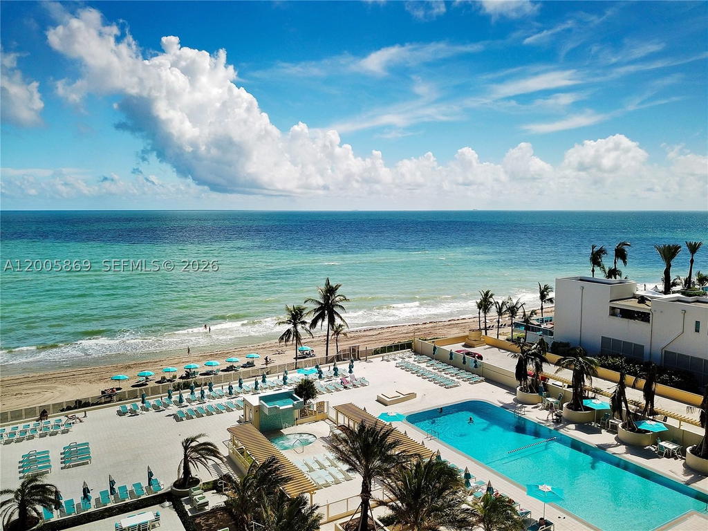 Real estate property located at 2501 Ocean Dr #415, Broward, Wave Condo, Hollywood, FL
