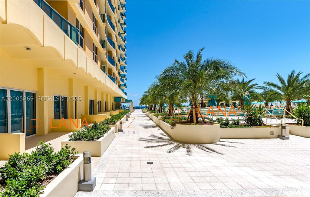 Real estate property located at 2501 Ocean Dr #415, Broward, Wave Condo, Hollywood, FL