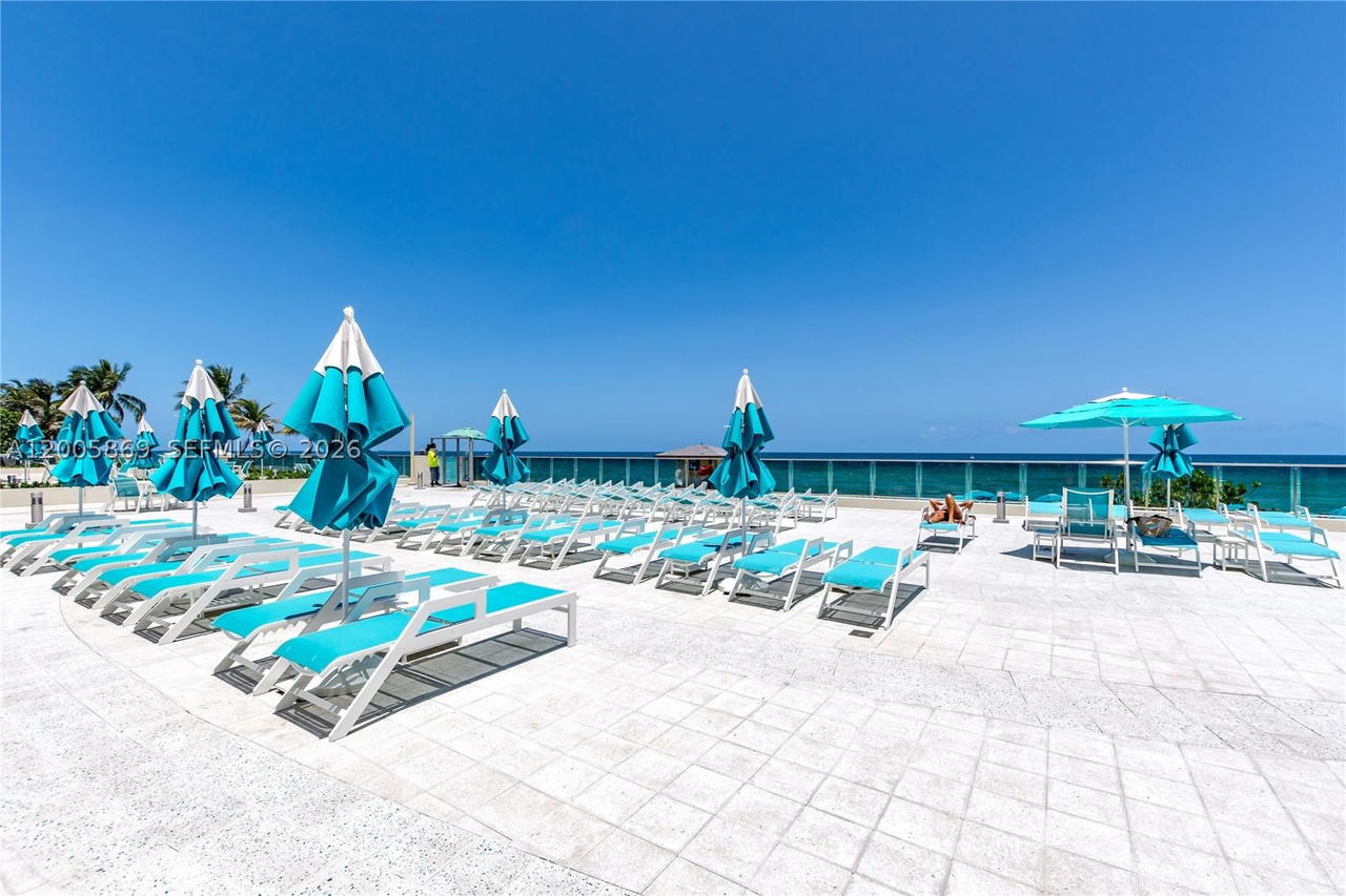 Real estate property located at 2501 Ocean Dr #415, Broward, Wave Condo, Hollywood, FL