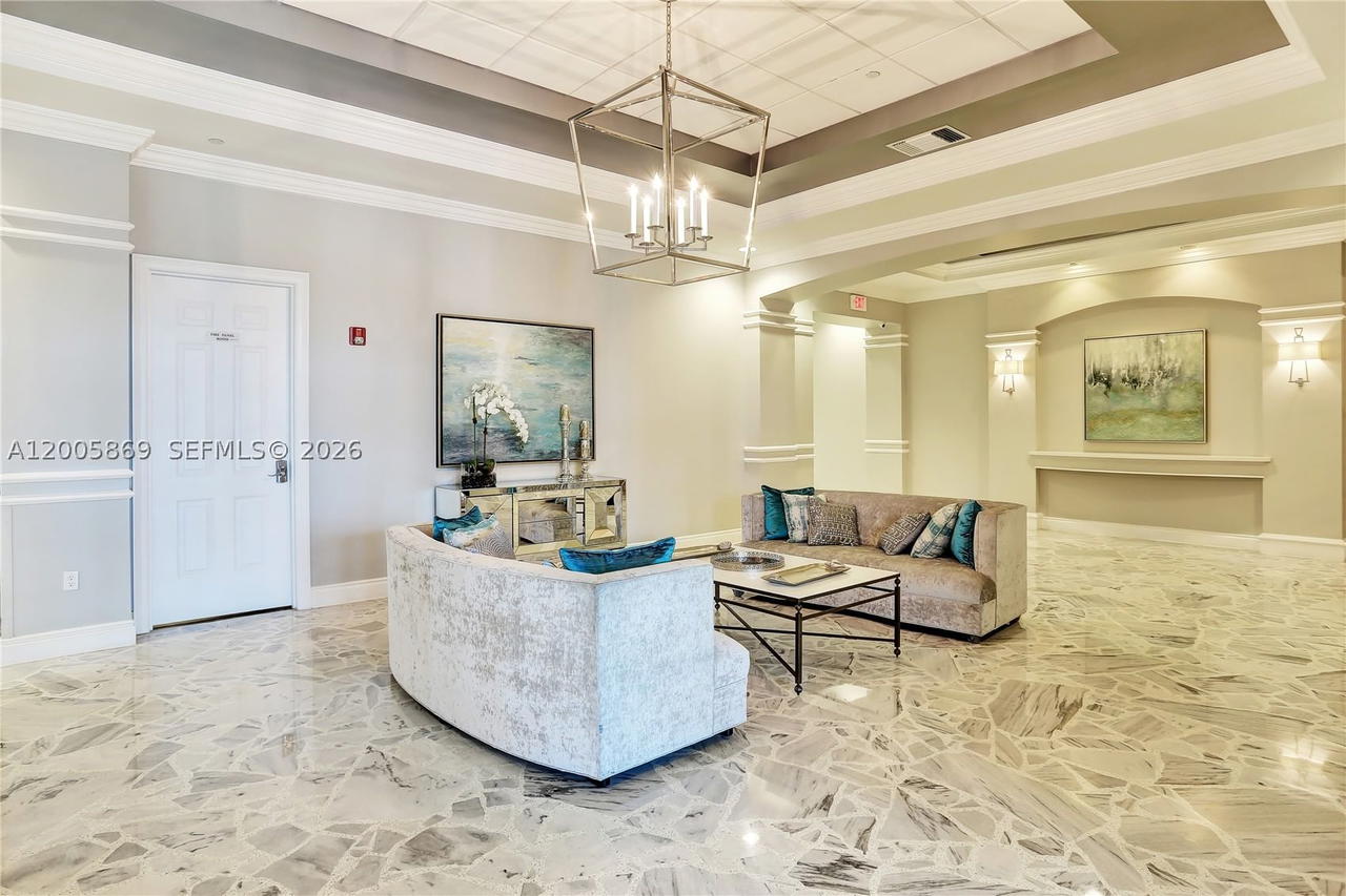 Real estate property located at 2501 Ocean Dr #415, Broward, Wave Condo, Hollywood, FL