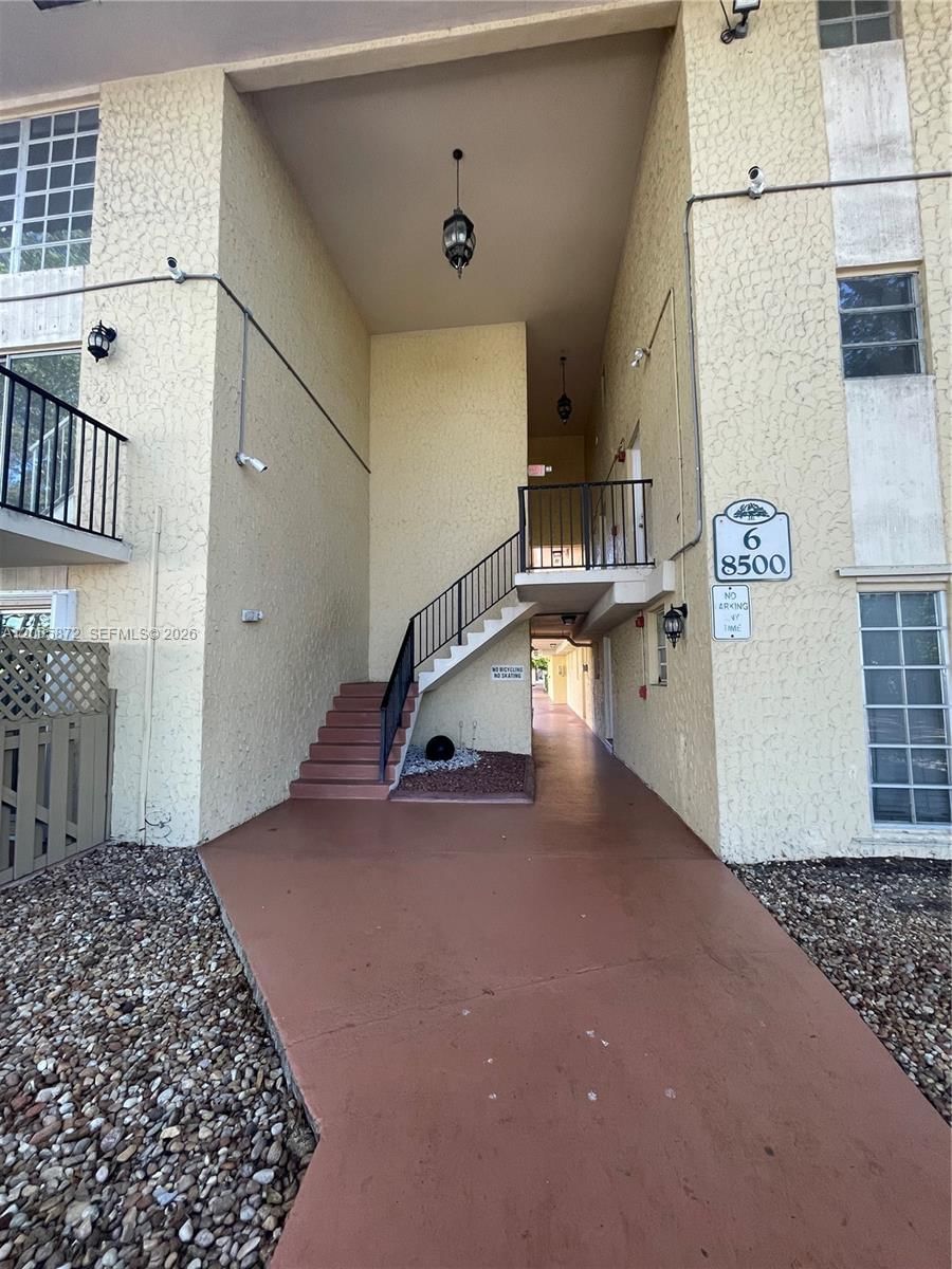 Real estate property located at 8500 109th Ave #6-229, Miami-dade, Courtyards At Kendall Con, Miami, FL
