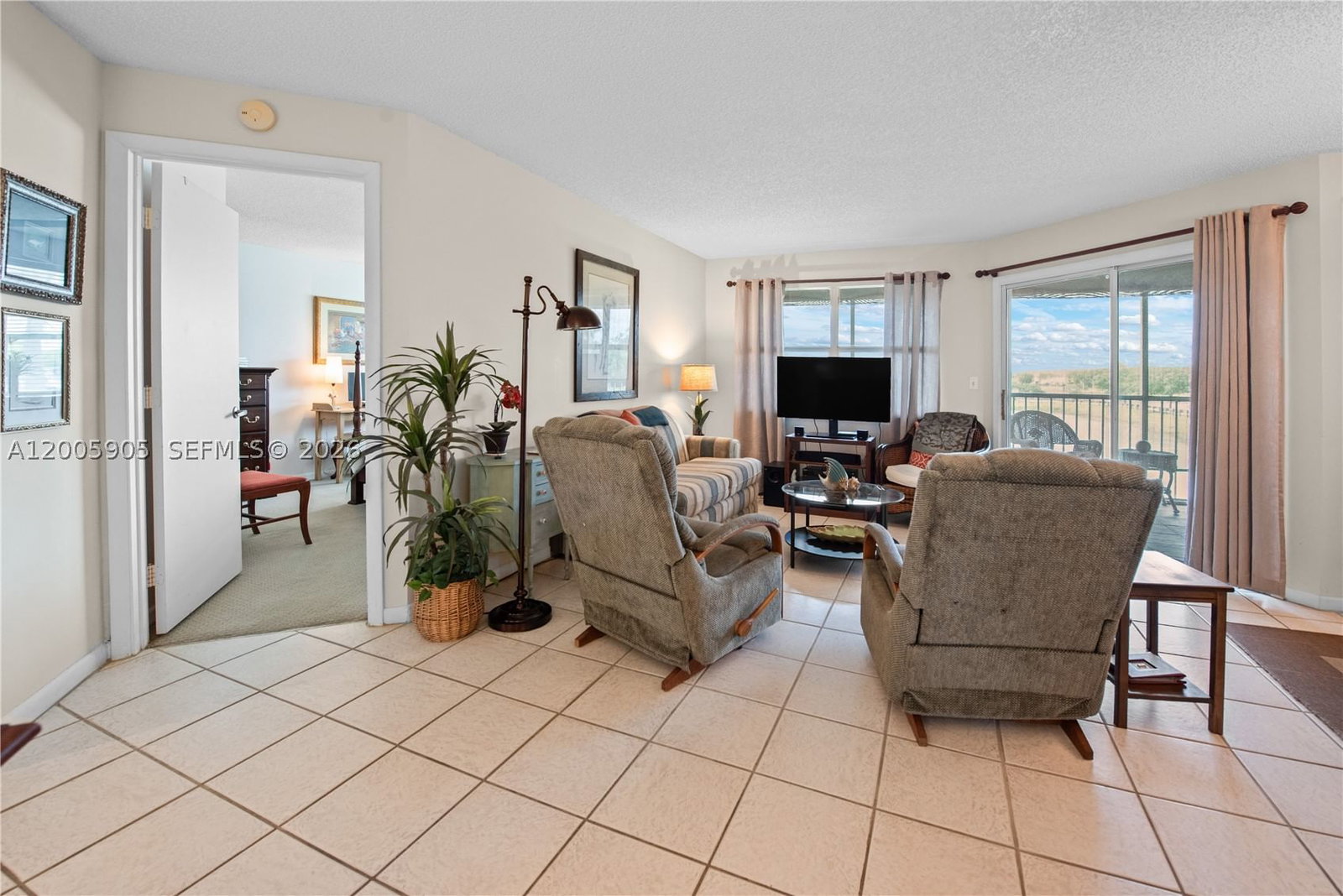 Real estate property located at 2524 19th Pl #204-B, Miami-dade, Keys Gate Condo No Two, Homestead, FL