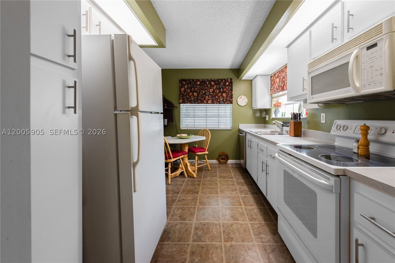 Real estate property located at 2524 19th Pl #204-B, Miami-dade, Keys Gate Condo No Two, Homestead, FL